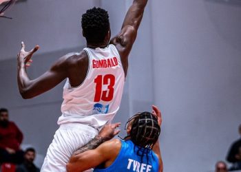 Stephane Gombauld in Reggio Emilia Petkimspor (da facebook.com/pallacanestroreggiana)