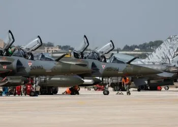 Mirage della NATO a Gioia Del Colle (Ansa)