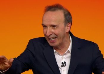 Roberto Benigni durante lo show "Il Sogno" dedicato all'Europa