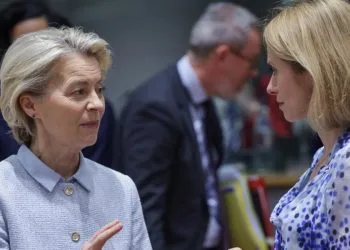 Ursula von der Leyen, presidente della Commissione Ue, con Kaja Kallas, Alto commissario agli Esteri (Ansa)