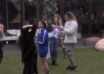 Zeudi Di Palma, palline lanciate nella casa del GF