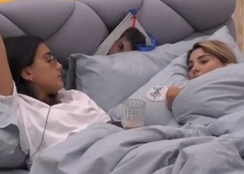 Zeudi Di Palma e Chiara Cainelli parlando al Grande Fratello