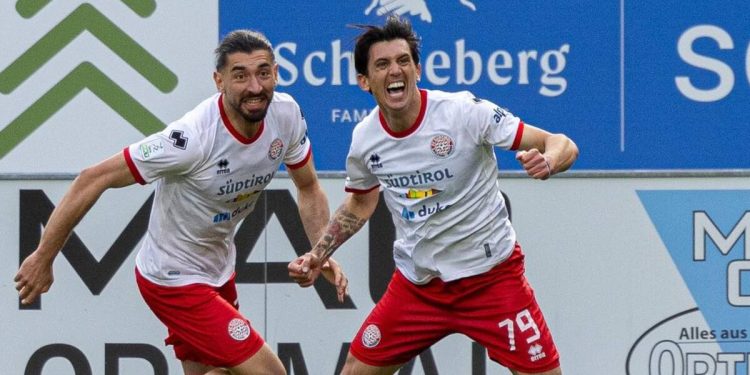 Salvatore Molina esulta con il Sudtirol (da facebook.com/fc.suedtirol)