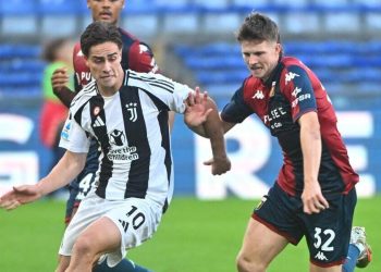 Morten Frendrup  contro Kenan Yildiz in Genoa Juventus (Foto ANSA)