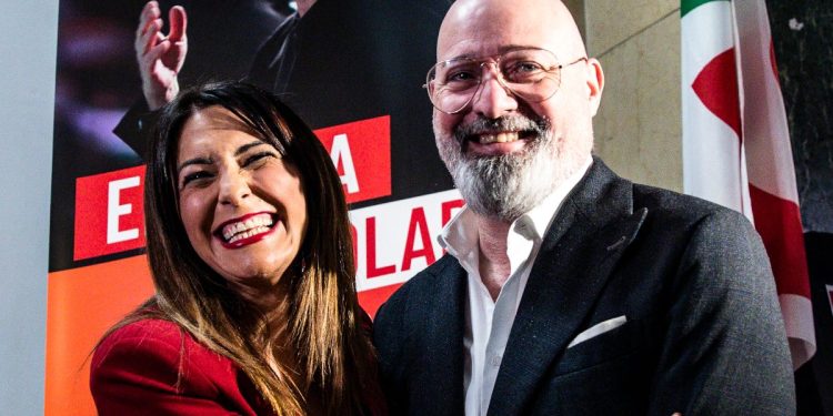 Pina Picierno, oggi vicepresidente del Parlamento europeo, con Stefano Bonaccini nel 2022 (Ansa)
