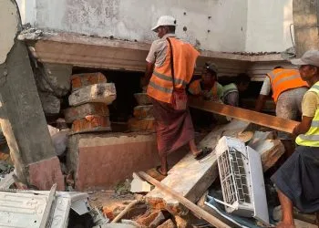 In Myanmar, dopo la scossa di venerdì 28 marzo 2025 (Ansa)