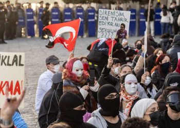 Proteste Turchia contro arresto Imamoglu