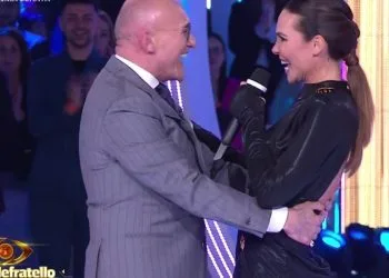 Ilary Blasi e Alfonso Signorini al GF (Foto: screen Mediaset Infinity)