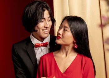 Due giovani sposi cinesi