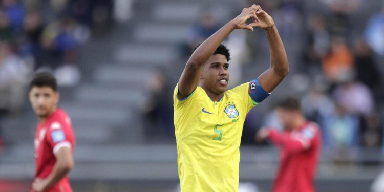 Andrey Santos con il Brasile Under 20 (Foto ANSA)