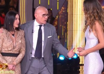 Alfonso Signorini con Helena e Jessica al GF