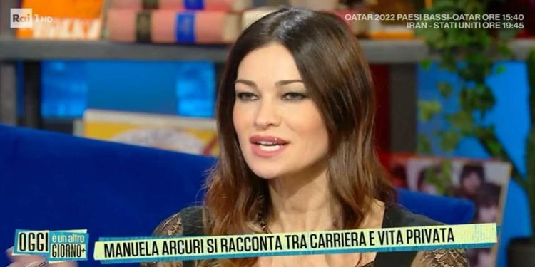 Manuela Arcuri, chi è