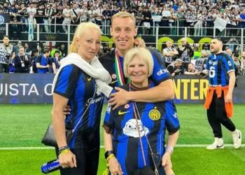 Davide Frattesi a San Siro con la nonna e la mamma (dal profilo Instagram di Davide Frattesi)