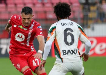 Dany Mota sfida Gianluca Busio in Monza Venezia (Foto ANSA)