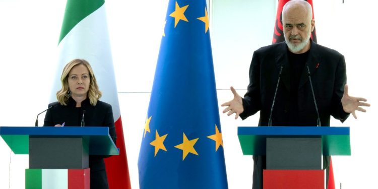 Meloni e Rama nell'hotspot Albania