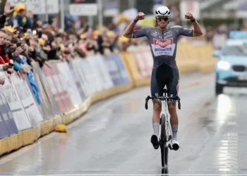 Mathieu Van der Poel, qui vincitore alla E3 Saxo Classic (Foto ANSA)