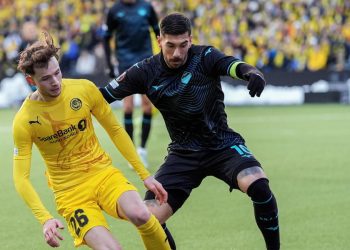 Hakon Evjen difende su Mattia Zaccagni in Bodo/Glimt Lazio (Foto ANSA)