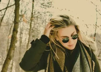 cosa significa in psicologia toccarsi i capelli di continuo