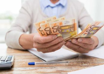 Bonus anziani a chi spetta