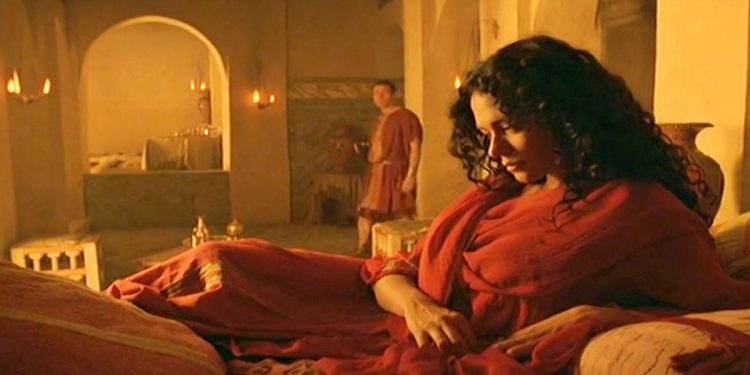 Maria Grazia Cucinotta è Maria Maddalena, nel film del pomeriggio di Rete 4 (Foto Web)