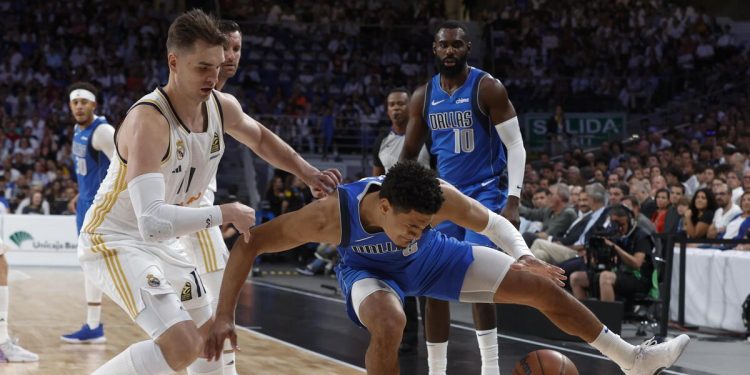 Un'amichevole tra Dallas Mavericks e Real Madrid nel 2023 (Foto ANSA)