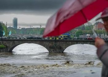 Maltempo in Piemonte: il Po in piena in centro Torino