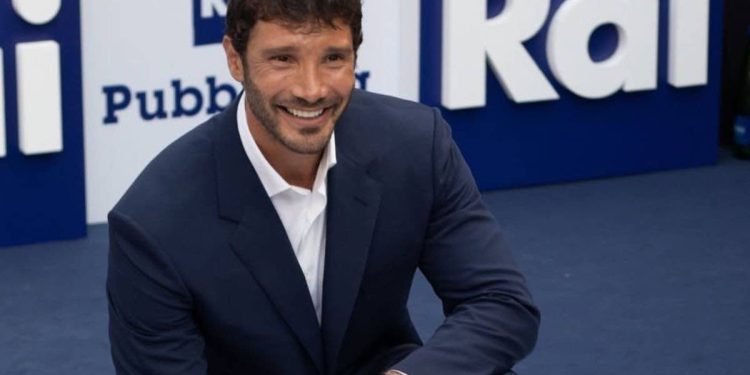 stefano de martino qual è il titolo di studio