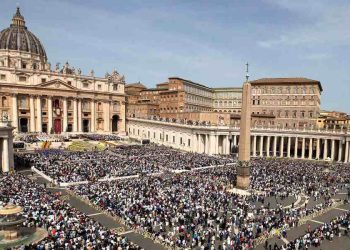 Piazza San Pietro, Pasqua in Vaticano
