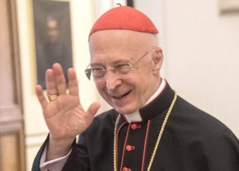 Il card. Angelo Bagnasco (Ansa)