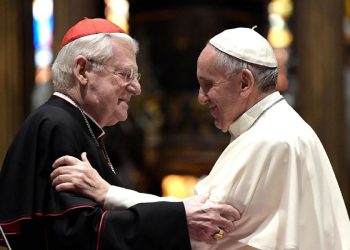 Papa Francesco e il Cardinale Angelo Scola