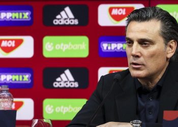 Vincenzo Montella in conferenza stampa con la Turchia (Foto ANSA)