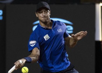 Luciano Darderi in campo a Rio de Janeiro (Foto ANSA)