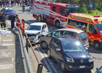 Lanciano, auto investe la folla riunita per il 25 aprile