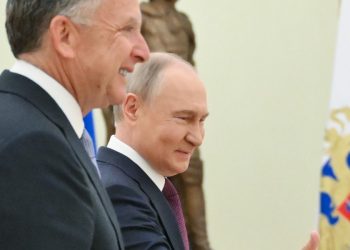 Steve Witkoff, negoziatore Usa sull'Ucraina, con Vladimir Putin (Ansa)