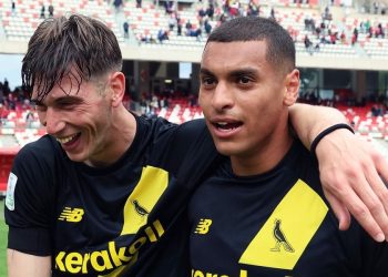 Cristian Cauz e Riyad Idrissi esultano con il Modena (da facebook.com/modenafc)