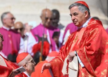 Card. Becciu ai funerali del Papa