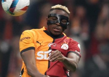 Victor Osimhen in azione con il Galatasaray (Foto ANSA)