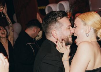 Mara Sattei e il fidanzato Alessandro Donadei