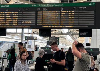 Blackout in Spagna: treni fermi (Ansa)