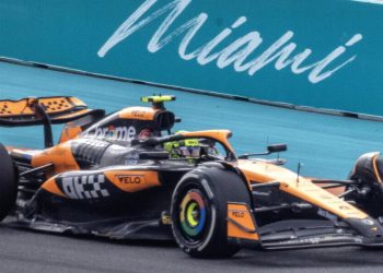 Lando Norris sulla McLaren nel Gp Miami di Formula 1 (Foto ANSA)