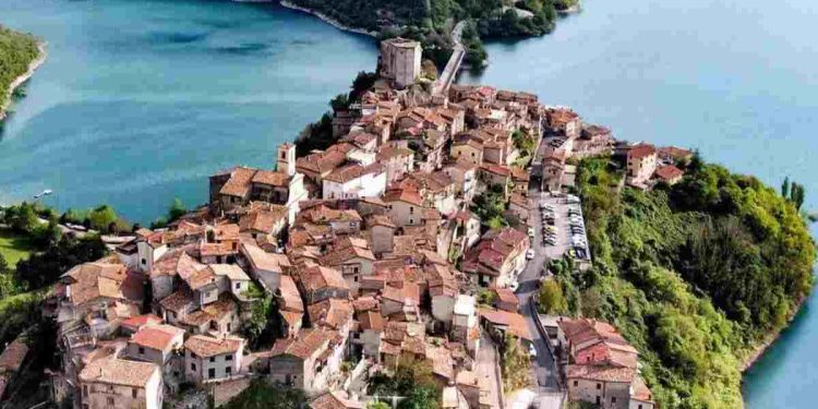 borgo bellissimo a due passi da casa