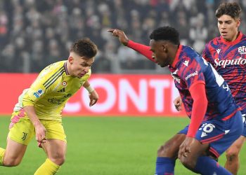 Francisco Conceiçao punta Jhon Lucumì in Juventus Bologna (Foto ANSA)