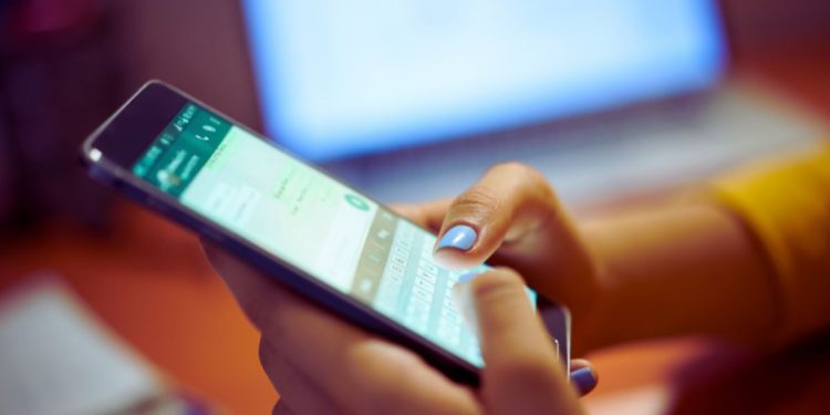 Whatsapp, cos'è la modalità spia e come attivarla