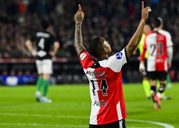 Igor Paixao esulta con la maglia del Feyenoord (Foto ANSA)