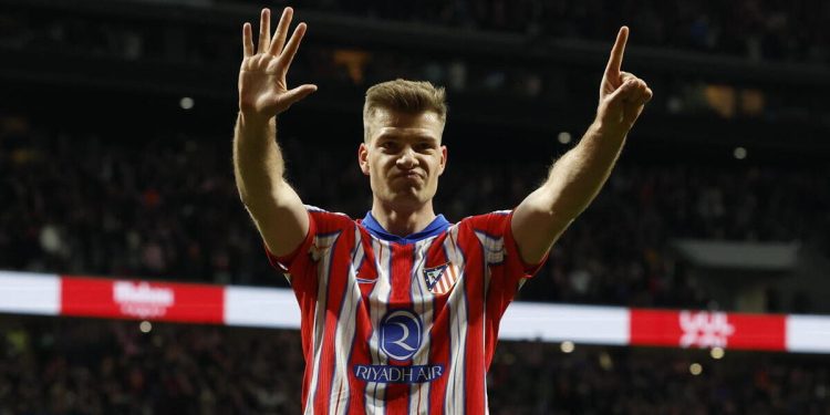 Alexander Sorloth con la maglia dell'Atletico Madrid (Foto ANSA)