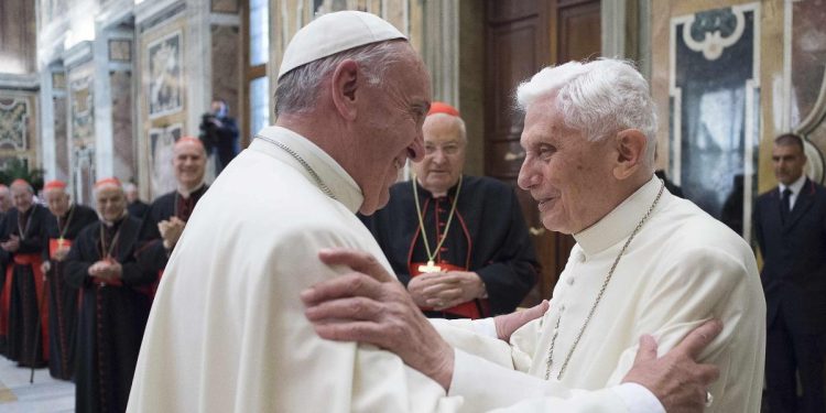 Papa Francesco con Benedetto XVI
