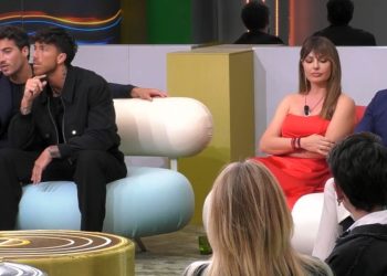 Stefano Oradei vs Antonino Spinalbese a The Couple (Foto: screen Mediaset Infinity)