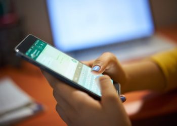 Trucco WhatsApp spunta blu