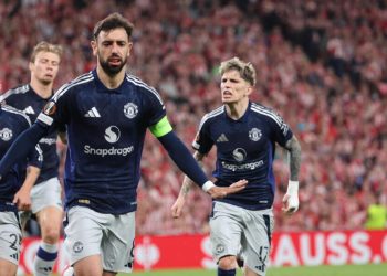 Bruno Fernandes in gol con il Manchester United in Europa League (Foto ANSA)