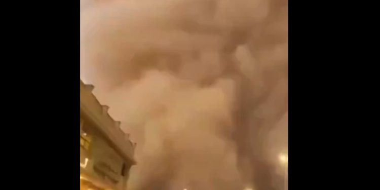 Tempesta di sabbia in Arabia Saudita (Foto: La Repubblica)